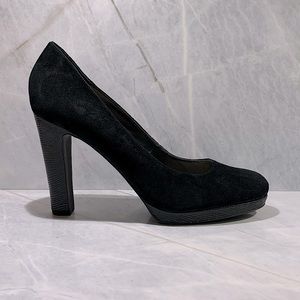 Franco Sarto black suede 4” heels with embossed heel size 8.5